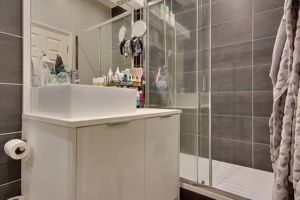 Bedroom One (En-Suite)- click for photo gallery